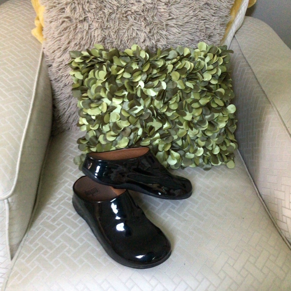 Fitflop slip ons